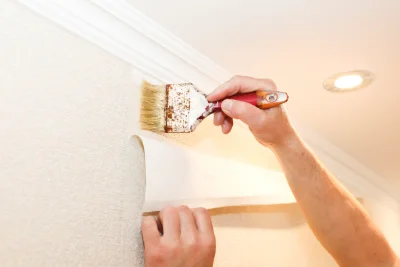 Pose de papier peint à Forstheim — revêtements muraux et toiles de verre